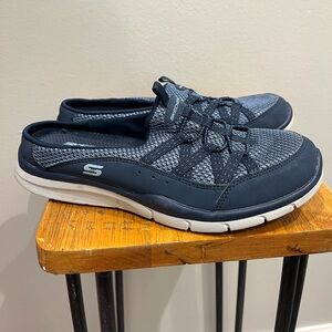 Skechers Women’s Size 6.5 Sneakers Gratis Cloud Clog Steppers Slip-On